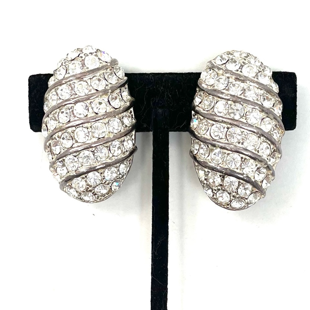 Vintage Large Oval Shaped Crystal Rhinestone Clip On Silver Toned Earrings